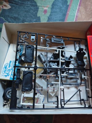 Maqueta Tamiya BMW 320i Racing 1/24