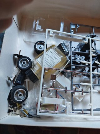 Maqueta Tamiya BMW 320i Racing 1/24