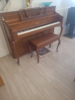 Piano de pared Yamaha