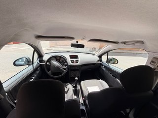 Peugeot 207 2010