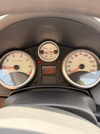 Peugeot 207 2010