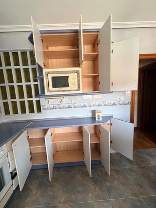 Muebles de cocina beige y azul En melamina