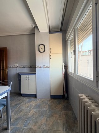 Muebles de cocina beige y azul En melamina