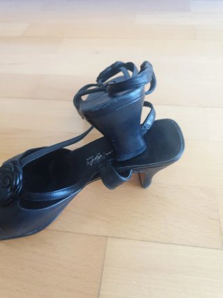 Sandalias piel estilo Vintage.  Talla 36
