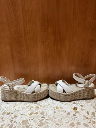 Sandalias cuñas esparto beige