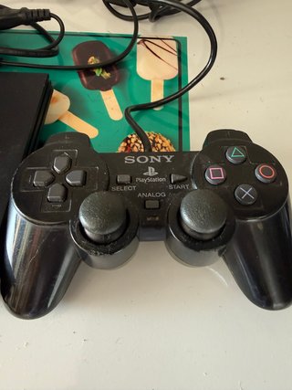 PlayStation 2 Negra + 1 Mando