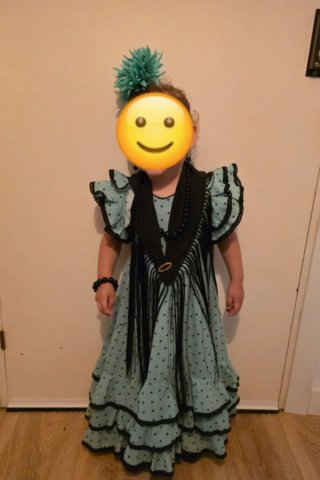 Traje de gitana verde con lunares negros, talla 2