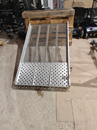 Rampa Aluminio con Barandilla