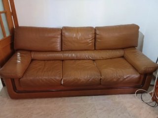 Sofá y sillón de piel marrón Mesita baja centro