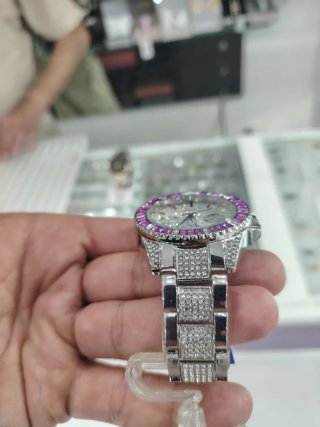 Reloj SKYLINE con circonitas y detalles morados