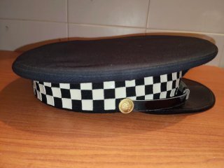 Lote 3 gorras oficiales,policia,militar, antiguas.