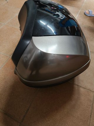 Baúl para moto negro y plata