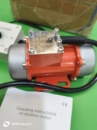 Motor de vibración con regulador