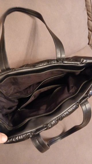 Bolso efecto piel negro acolchado