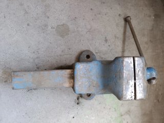 Tornillo de banco antiguo
