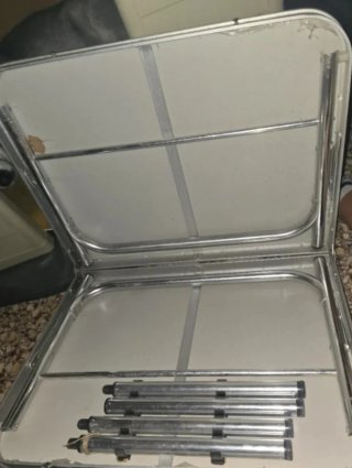 Mesa camping plegable.