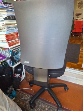 Silla de oficina ergonómica negra altura regulable
