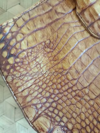 Borsa Balenciaga in pelle di coccodrillo marrone