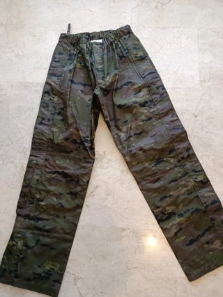 Traje de tormenta camuflaje