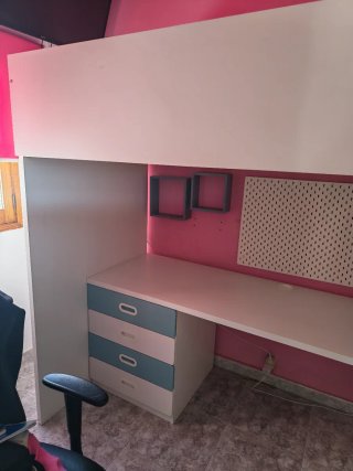 Cama alta IKEA SMÅSTAD + armario
