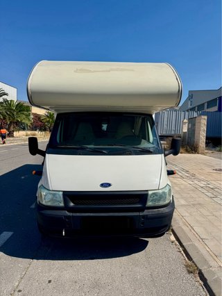 Autocaravana Rimor Katamarano remodelada con A/C
