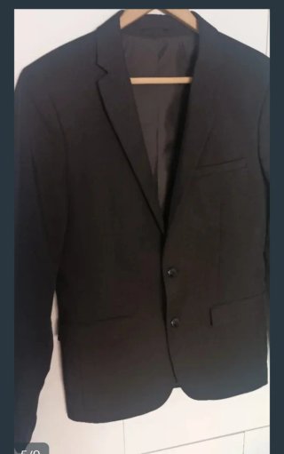 Traje negro elegante