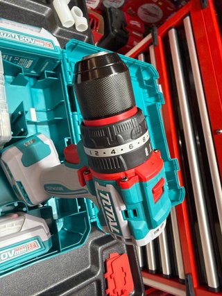 Taladro Percutor Total 20V Brushless