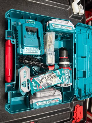 Taladro Percutor Total 20V Brushless