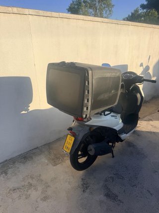 Lote de 5 Scooters Blancas, PEUGEOT SWEET