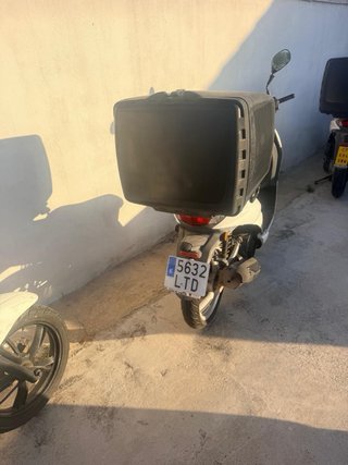 Lote de 5 Scooters Blancas, PEUGEOT SWEET