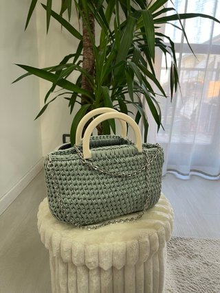 Borsa uncinetto verde con manici e catena