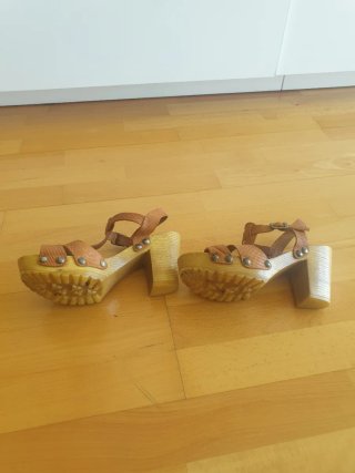 Sandalias de piel tacón 9cm Talla 38