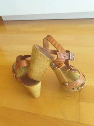 Sandalias de piel tacón 9cm Talla 38