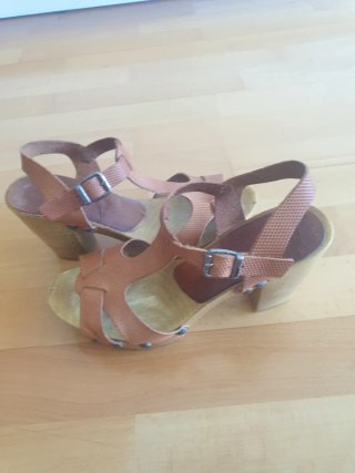 Sandalias de piel tacón 9cm Talla 38
