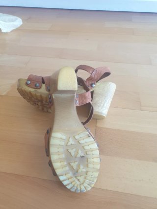 Sandalias de piel tacón 9cm Talla 38