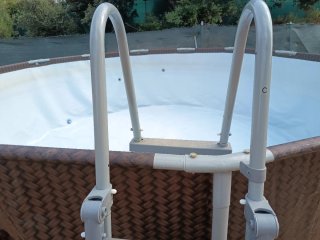 Piscina 4.27x122 + Escalera + Depuradora