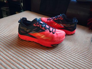 Zapatillas Altra Talla 41 Rojas y Negras