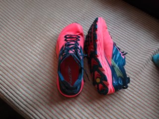 Zapatillas Altra Talla 41 Rojas y Negras