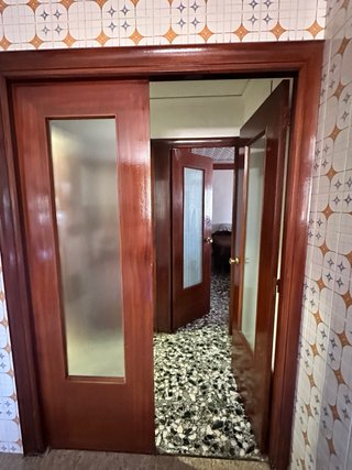 Ventanas, marquesinas, y puertas