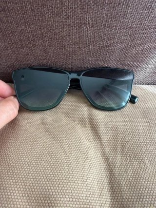 Gafas de sol Hawkers negras y verdes