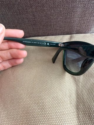 Gafas de sol Hawkers negras y verdes