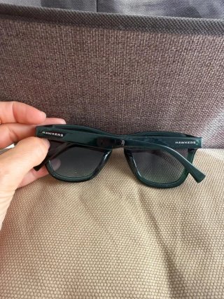 Gafas de sol Hawkers negras y verdes