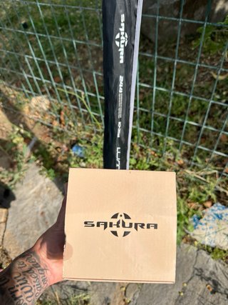 Caña de pesca SAKURA + carrete nuevo