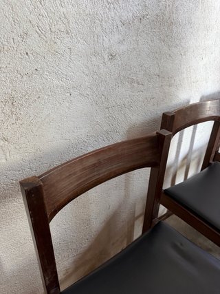 Juego de 6 sillas de madera y polipiel
