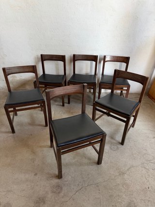 Juego de 6 sillas de madera y polipiel