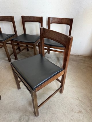 Juego de 6 sillas de madera y polipiel