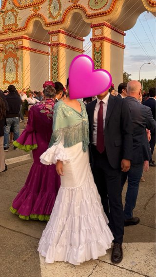 Traje de flamenca verde y blanco