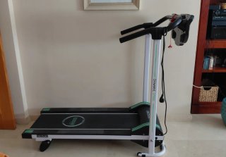 Cinta de andar/correr marca Cecotec. Plegable