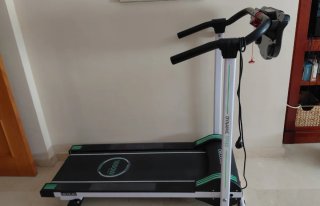 Cinta de andar/correr marca Cecotec. Plegable