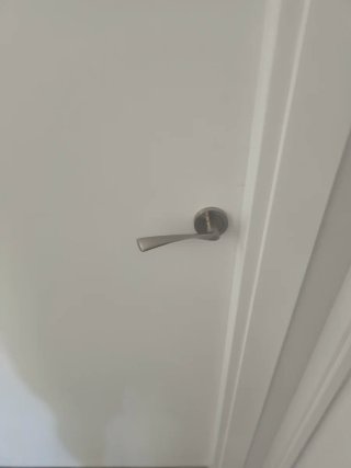 Puerta interior blanca lacada maciza 82,5
